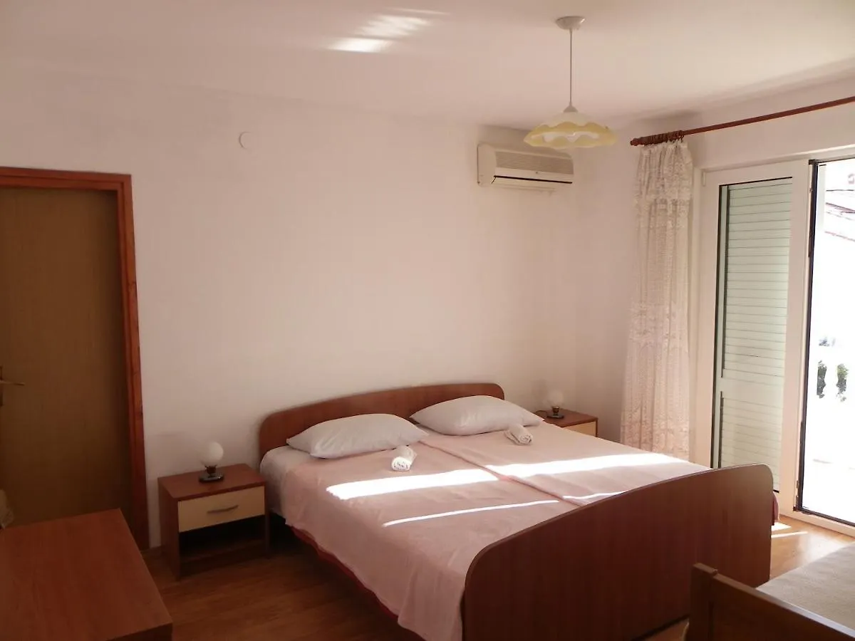 B&B Maestral Rab Rab Town Panzió